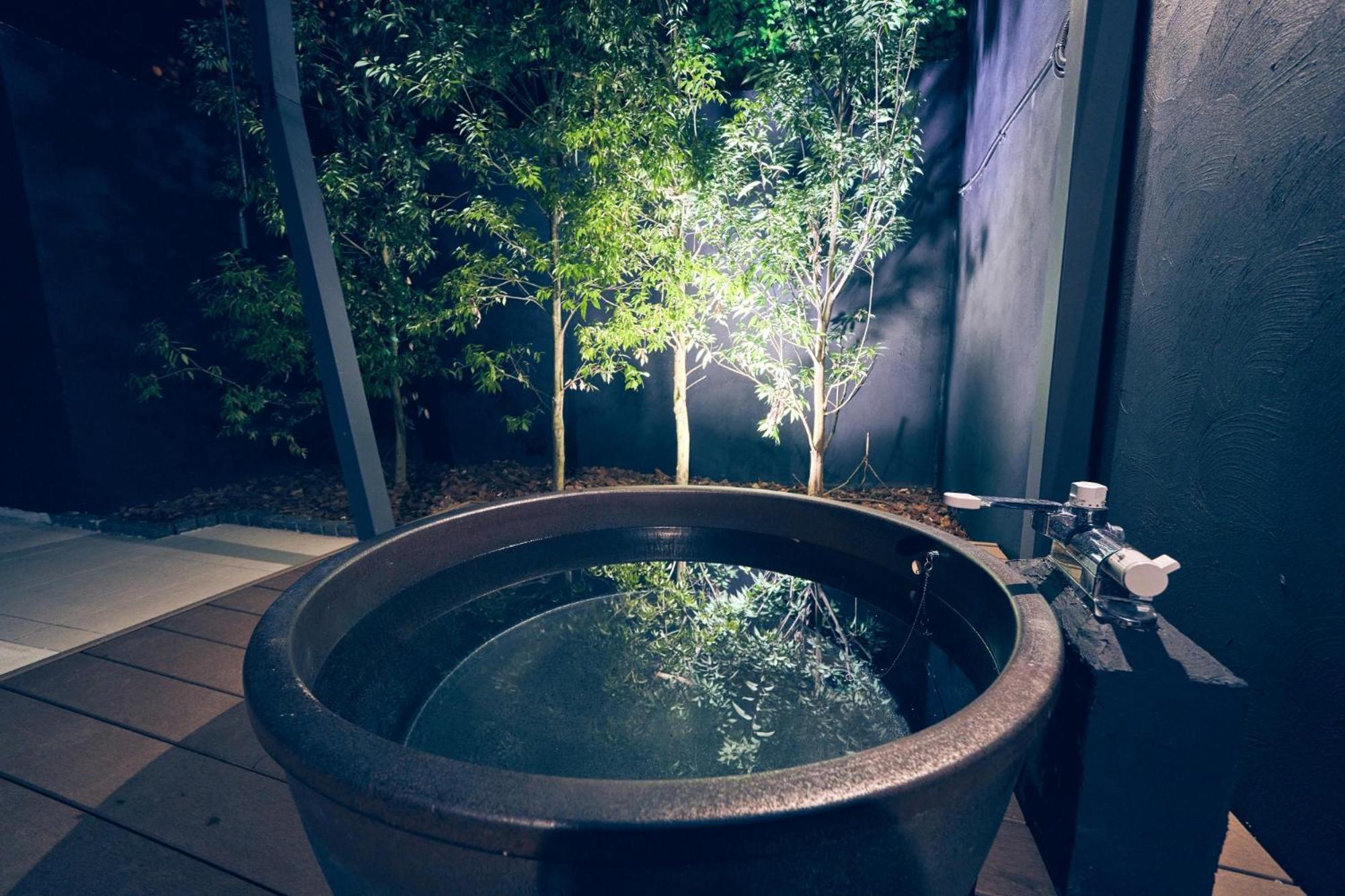 Вилла ルクス箱根湯本 Lux Hakone Yumoto Экстерьер фото
